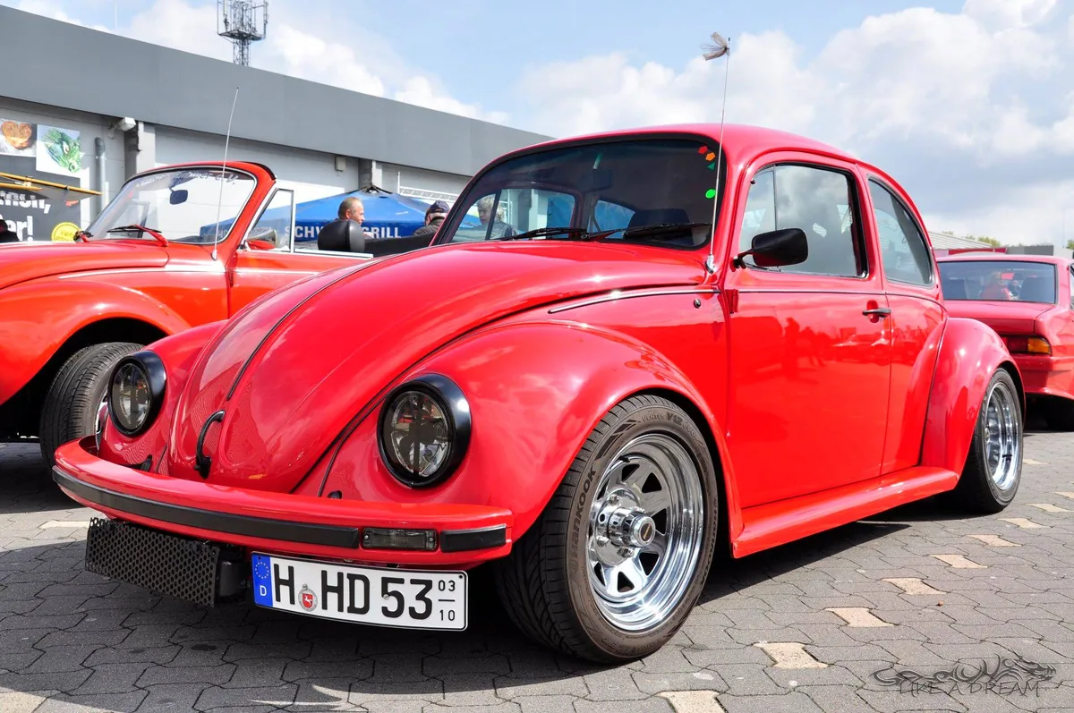 Roter VW Käfer